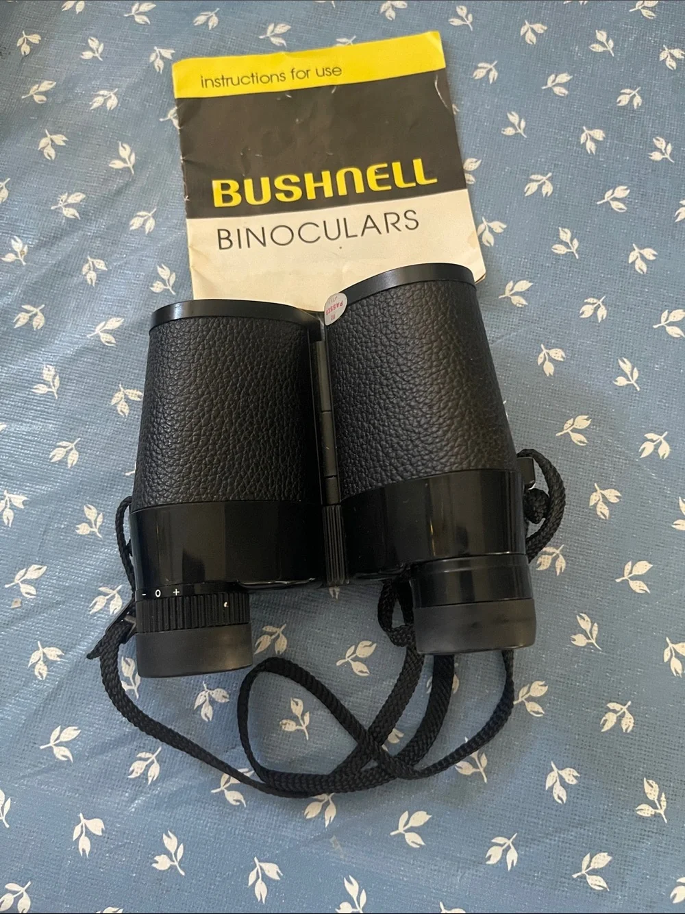 Compact Binoculars in Black